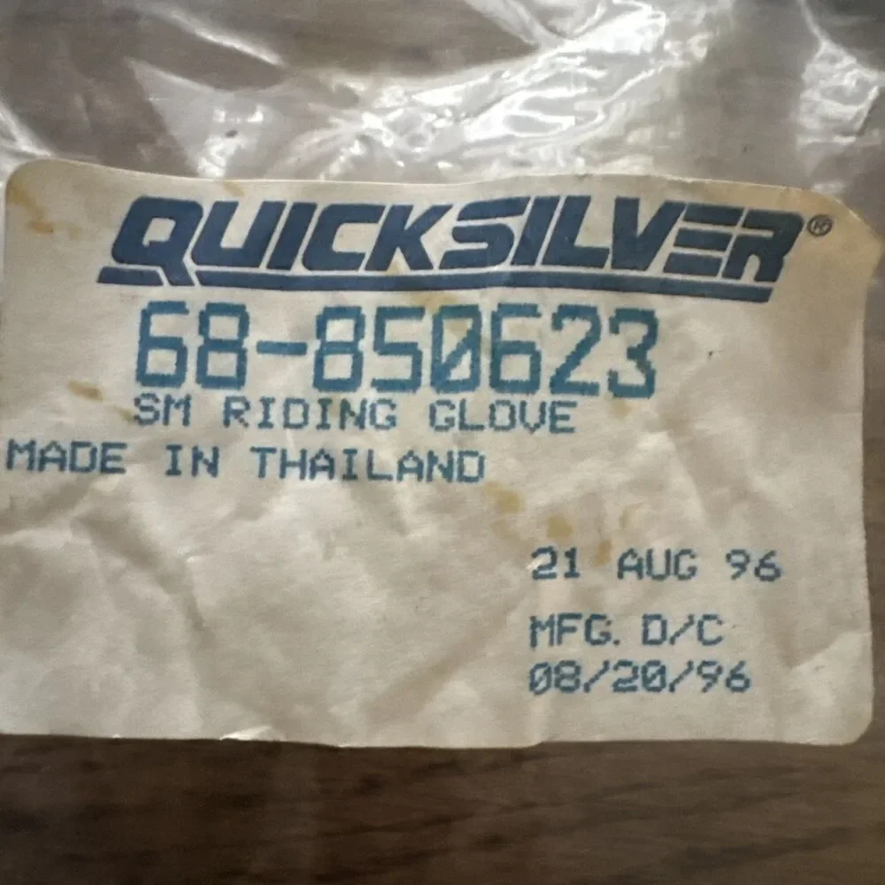 Vintage Quicksilver Mercury Riding Gloves Size Small New Old Stock